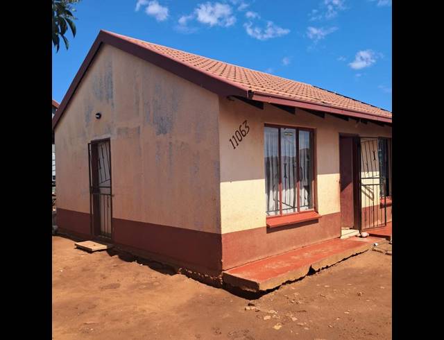 2 BEDROOM HOUSE FOR SALE IN BOITEKONG EXT 1